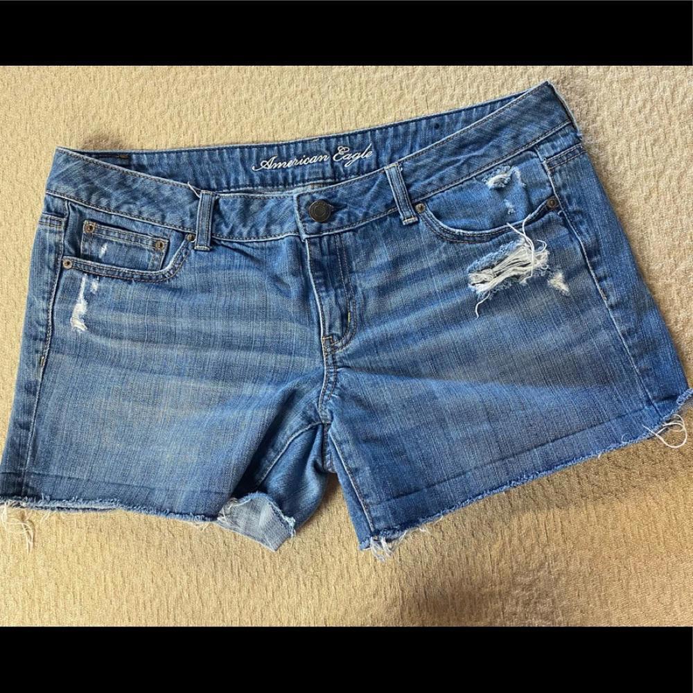American‎ eagle size 14 shorts